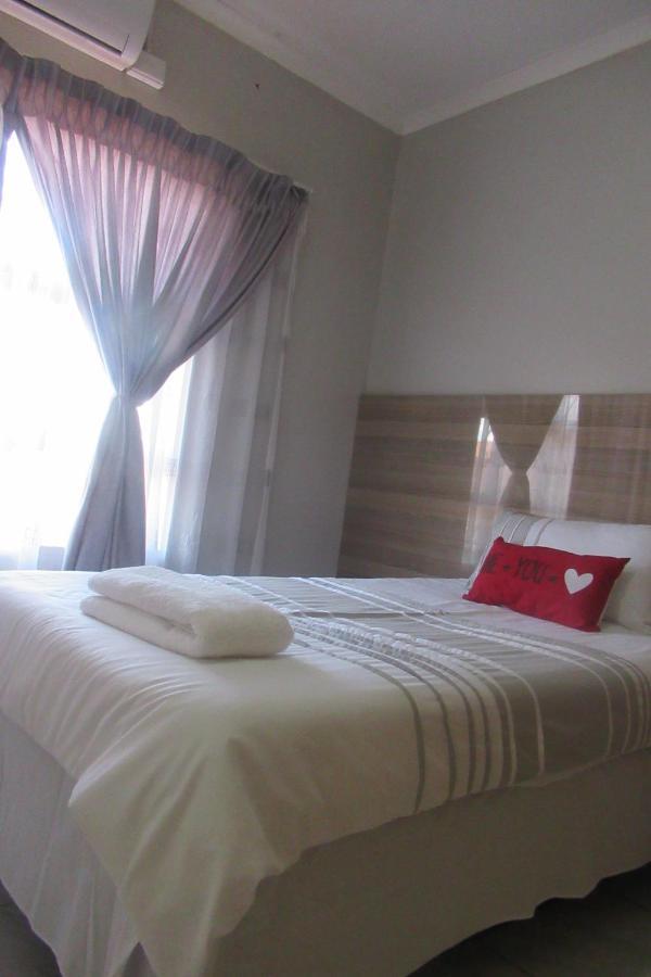 Pab-Love Guest House Kuruman Exteriör bild