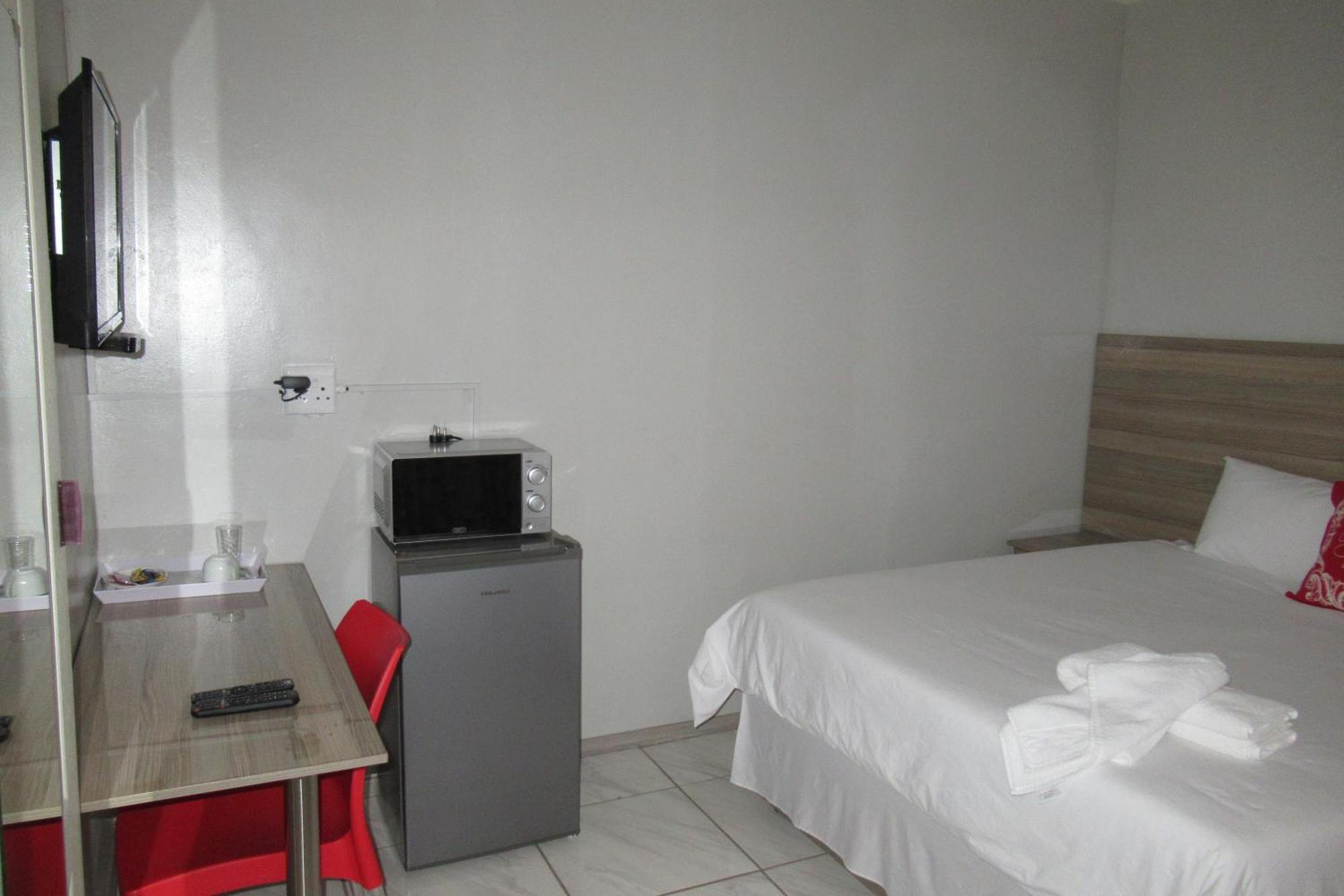 Pab-Love Guest House Kuruman Exteriör bild