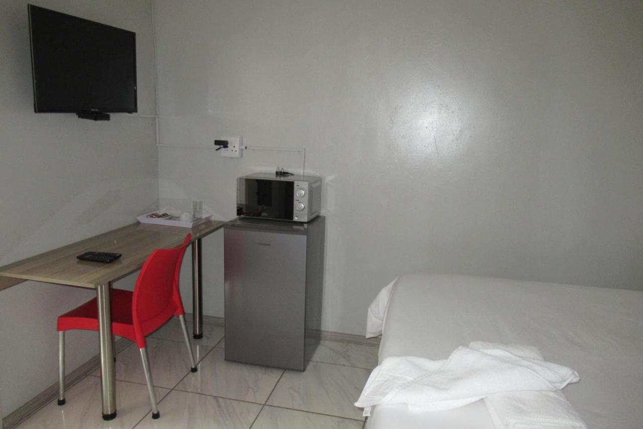 Pab-Love Guest House Kuruman Exteriör bild