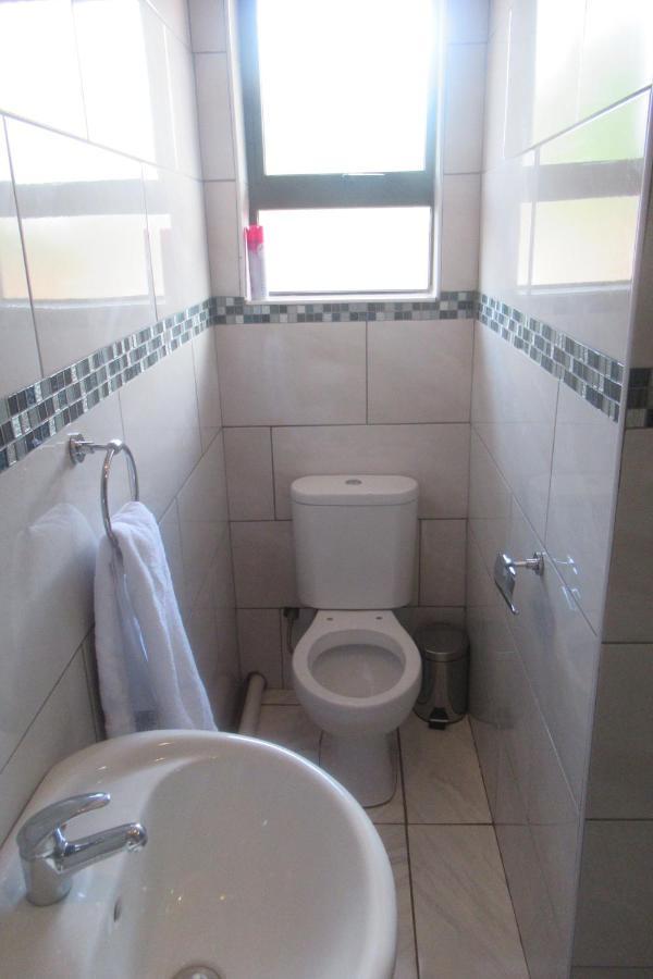 Pab-Love Guest House Kuruman Exteriör bild