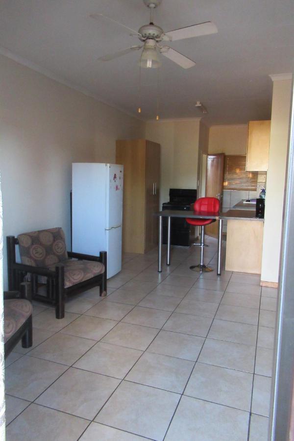 Pab-Love Guest House Kuruman Exteriör bild