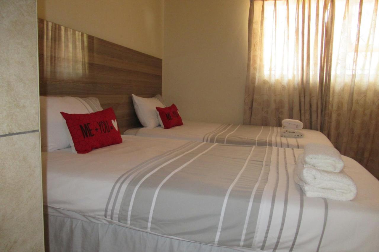 Pab-Love Guest House Kuruman Exteriör bild
