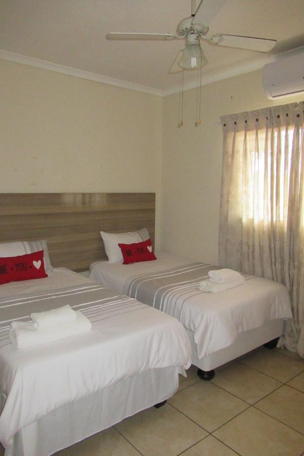 Pab-Love Guest House Kuruman Exteriör bild