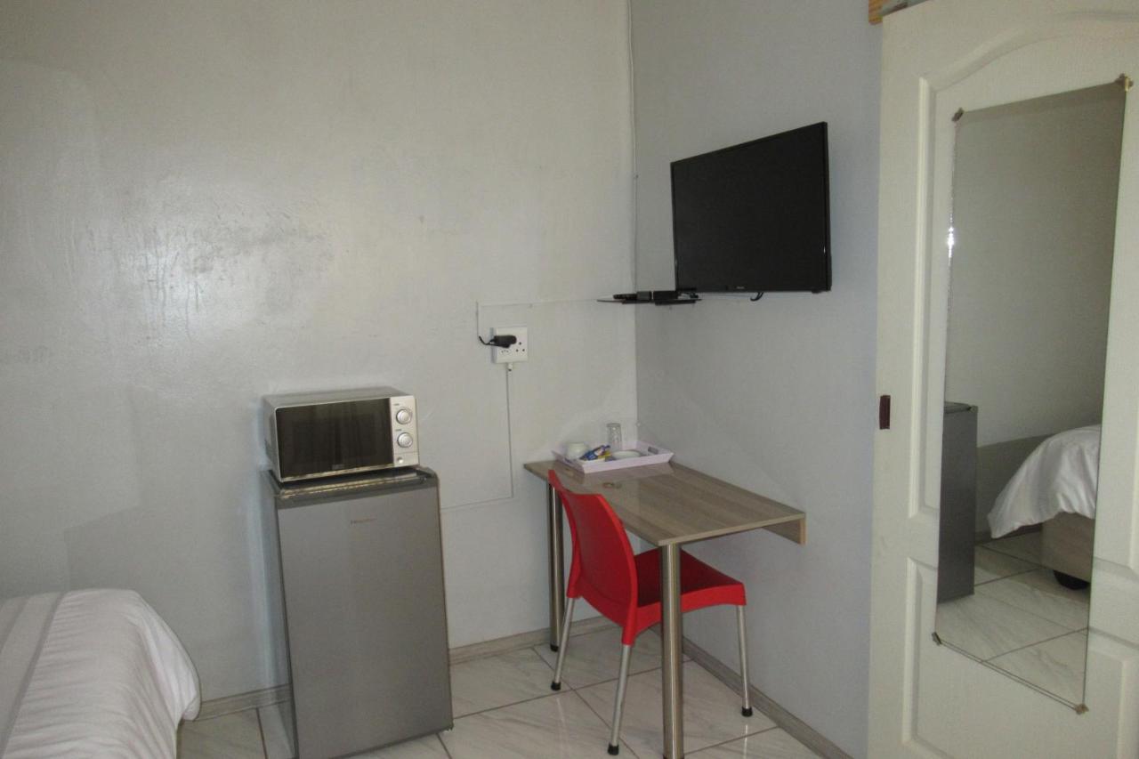 Pab-Love Guest House Kuruman Exteriör bild