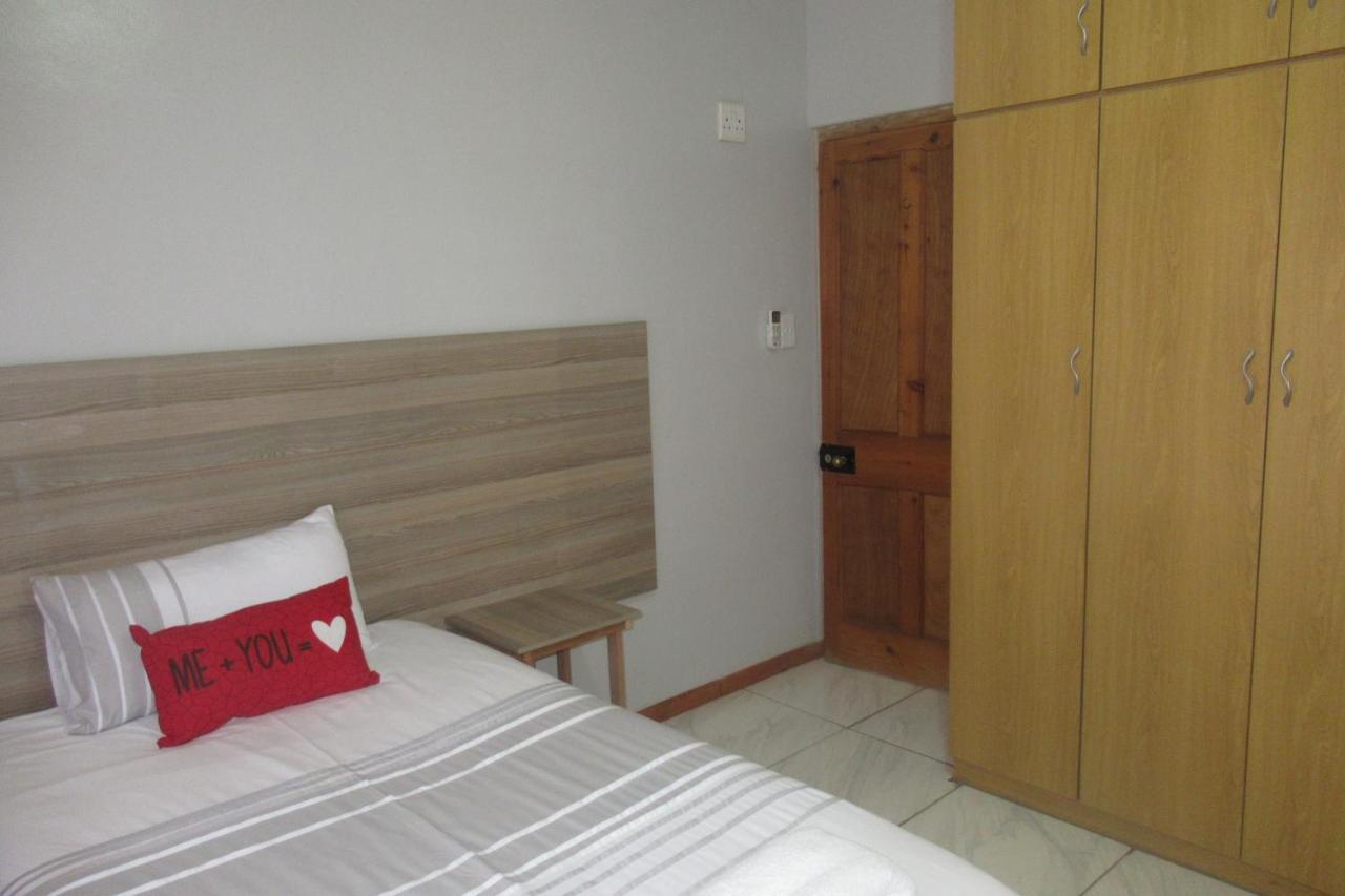 Pab-Love Guest House Kuruman Exteriör bild