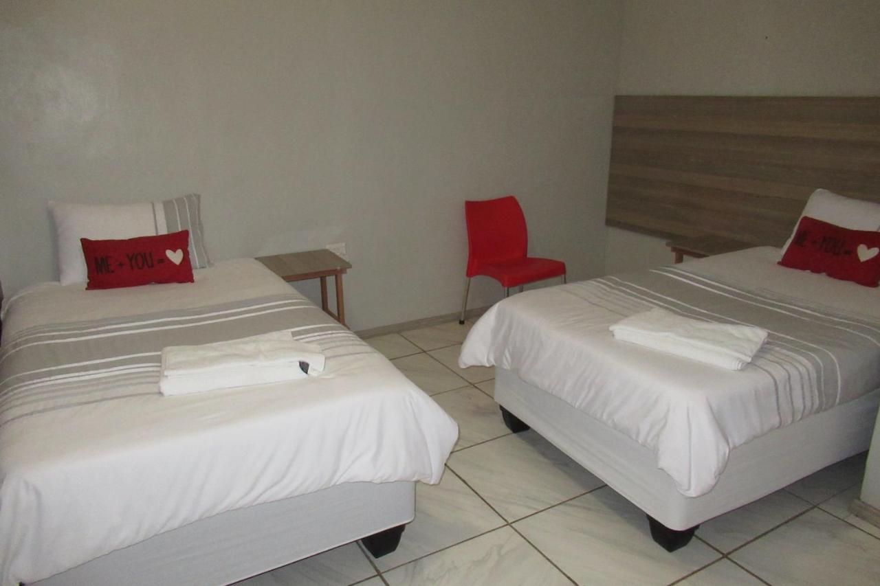 Pab-Love Guest House Kuruman Exteriör bild