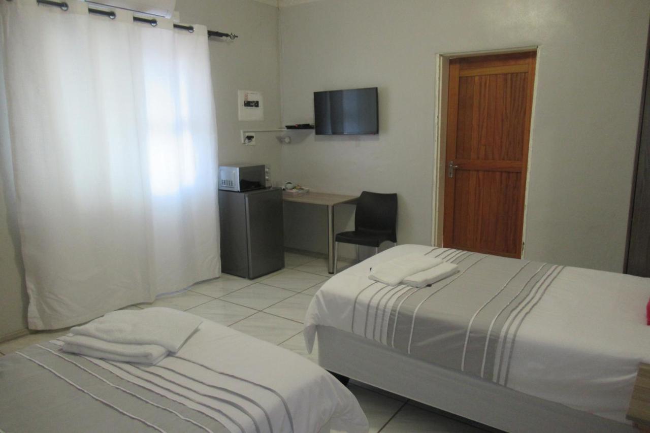 Pab-Love Guest House Kuruman Exteriör bild