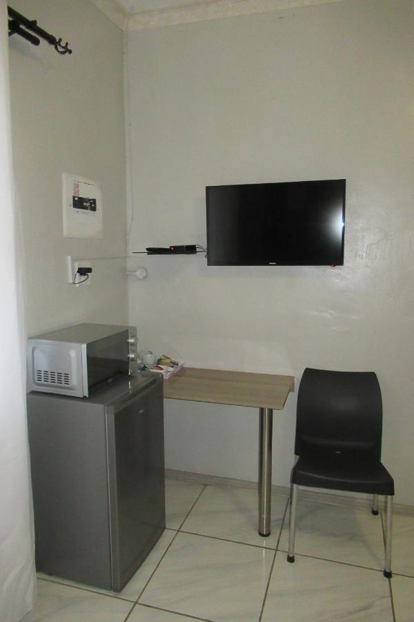 Pab-Love Guest House Kuruman Exteriör bild