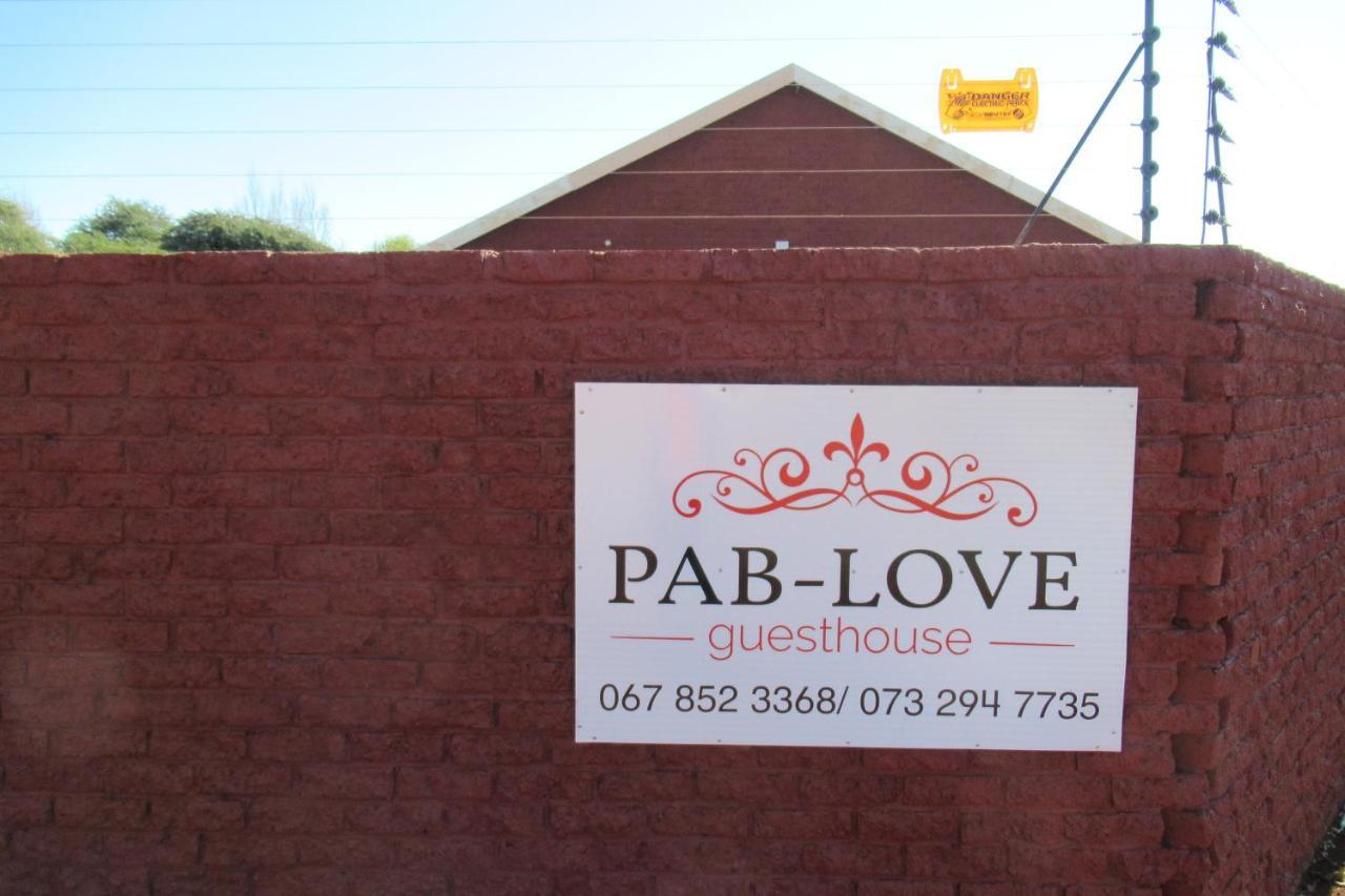 Pab-Love Guest House Kuruman Exteriör bild