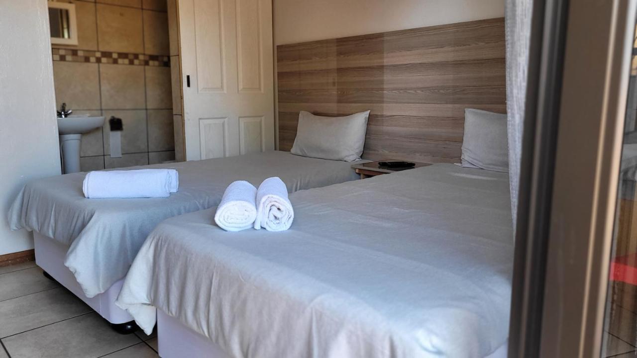 Pab-Love Guest House Kuruman Exteriör bild