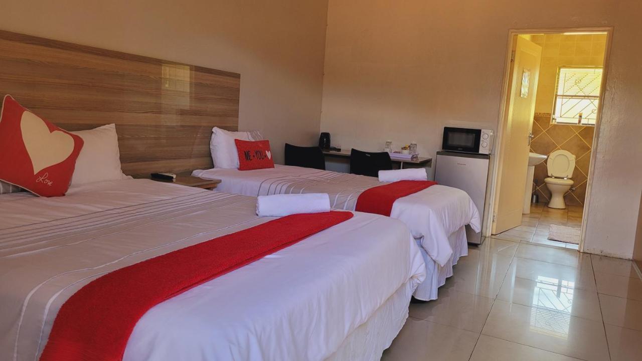 Pab-Love Guest House Kuruman Exteriör bild